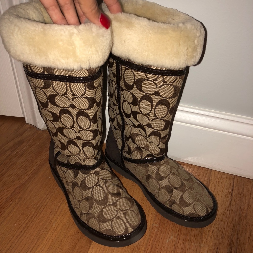 Authentic COACH fur CC warm winter boots❤️